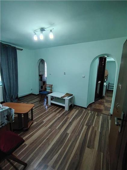 Apartament cu 3 camere decomandat în Exterior Est