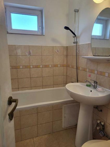 Apartament cu 3 camere decomandat în Tomis Nord