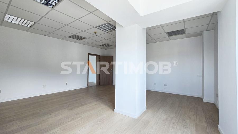 Birou, de 103.94000244141 mp, în Centrul Civic