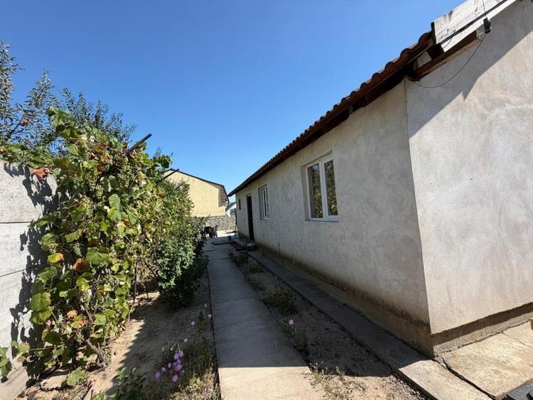 Casă individuală cu 3 camere cu Canalizare în Lascăr Catargiu
