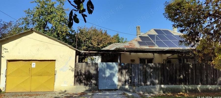 Casă cu 10 camere cu Teren 2000 Mp în Țăndărei