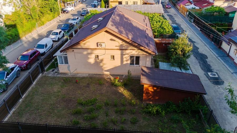 Duplex cu 4 camere cu Canalizare în Central