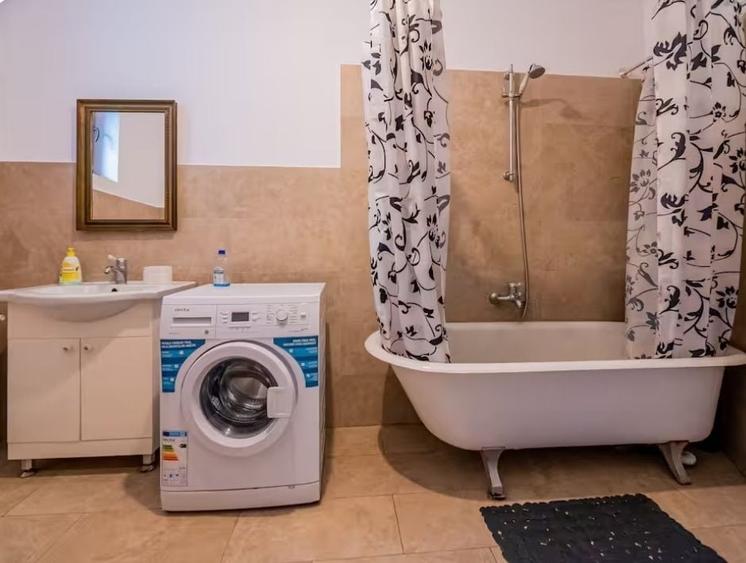 Apartament cu 2 camere nedecomandat în Central