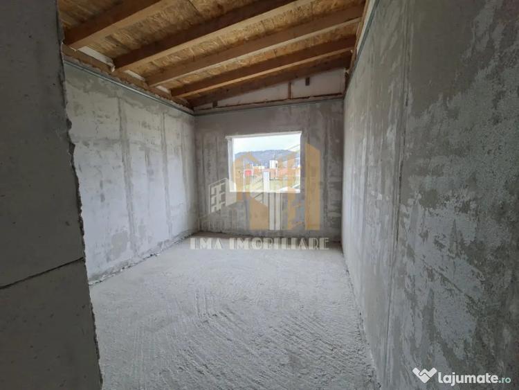 Casă cu 4 camere cu Canalizare în Sânpetru
