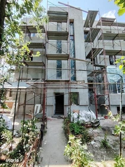 Casă cu 4 camere cu Teren 350 Mp în Central