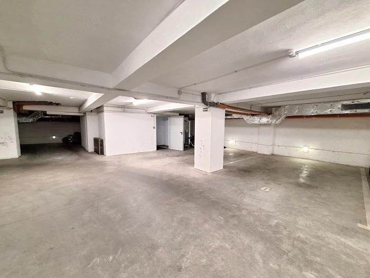 Apartament cu 4 camere decomandat în Craiovei