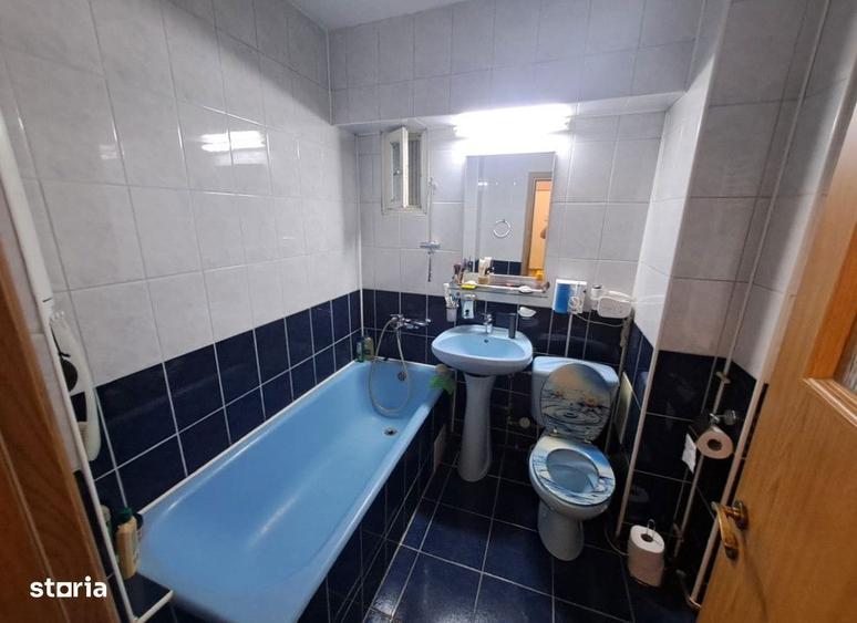 Apartament cu 3 camere decomandat în Păcurari