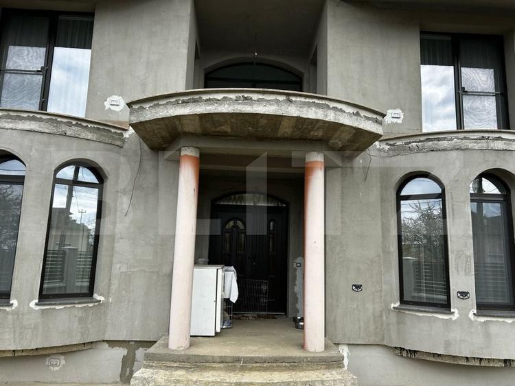 Casă individuală cu 5 camere cu Canalizare în Nufărul