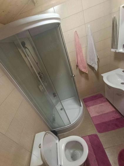 Casă cu 2 camere cu Teren 10000 Mp în Central