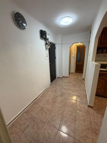Inchiriez apartament 2 camere - 4