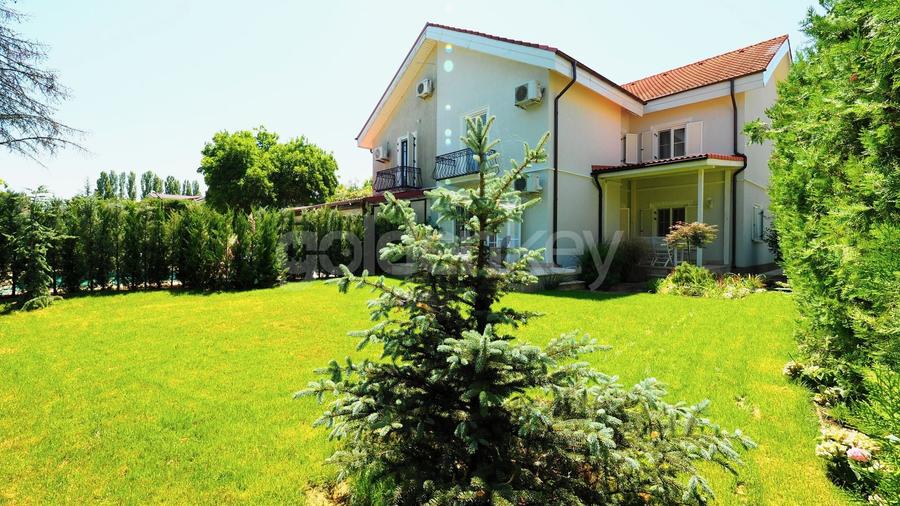 Duplex cu 4 camere cu Canalizare în Iancu Nicolae