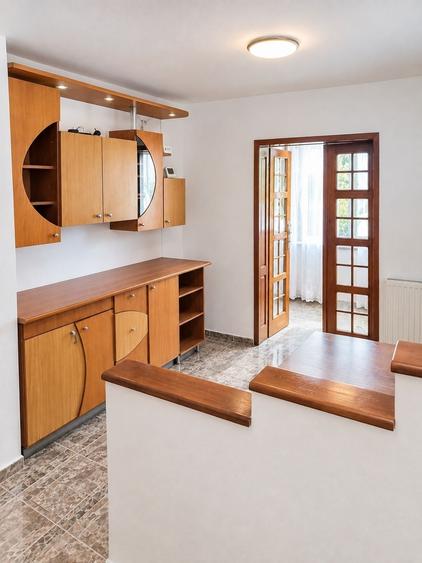 Apartament cu 3 camere semidecomandat în Ampoi 3