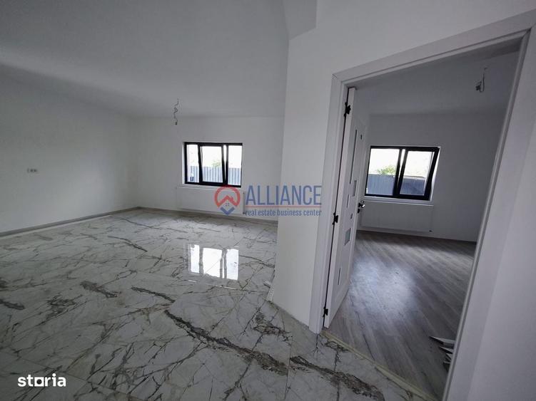 Casă cu 3 camere decomandat în Valu lui Traian