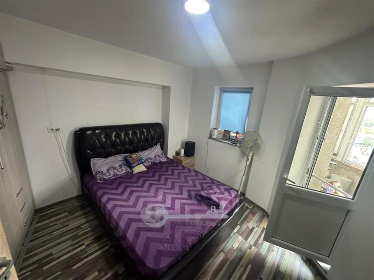 Apartament cu 4 camere decomandat în Nicolina