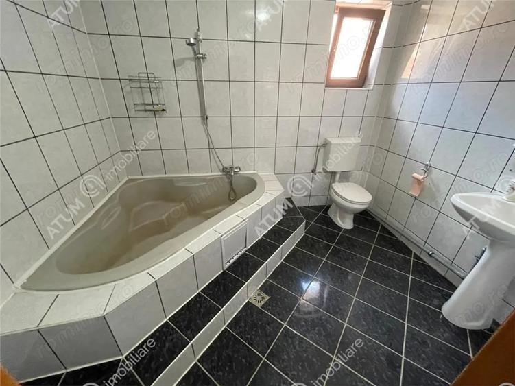 Casă cu 5 camere cu Teren 483 Mp în Trei Stejari