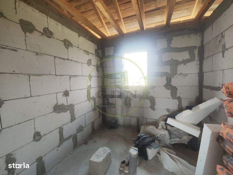 Casă cu 4 camere cu Teren 402 Mp în Ișalnița