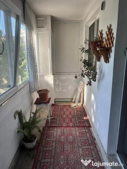 Apartament cu 2 camere semidecomandat în Gorjului