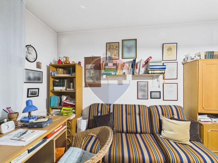 Apartament cu 3 camere semidecomandat, mobilat în Obor
