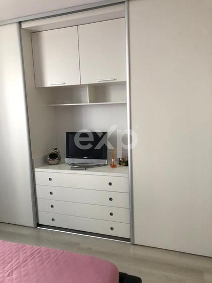 Apartament cu 3 camere semidecomandat, mobilat în Florești
