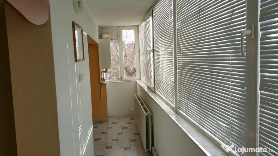 Apartament cu 2 camere semidecomandat în Răcădău