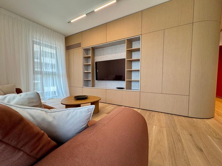 Apartament cu 3 camere decomandat în Pipera