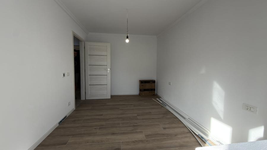 Apartament cu 3 camere decomandat în Dâmbovița