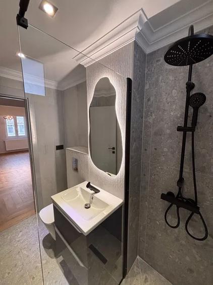 Apartament cu 3 camere decomandat, mobilat în Precista