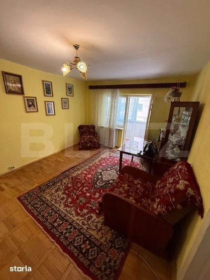Apartament cu 3 camere semidecomandat în Central