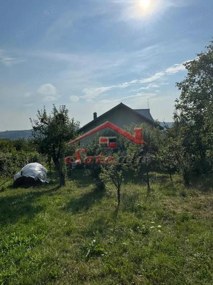 Casă cu Teren 2404 Mp în Cornu