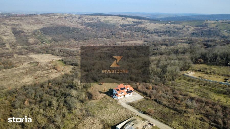 Casă cu 5 camere cu Teren 1253 Mp în Podgoria