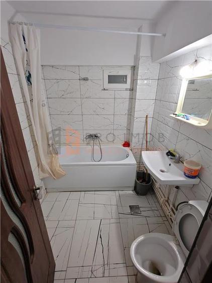 Apartament cu 4 camere decomandat în Unirii Sud