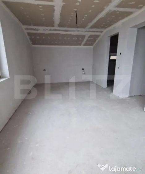 Casă cu 4 camere cu Teren 319 Mp în Stolna