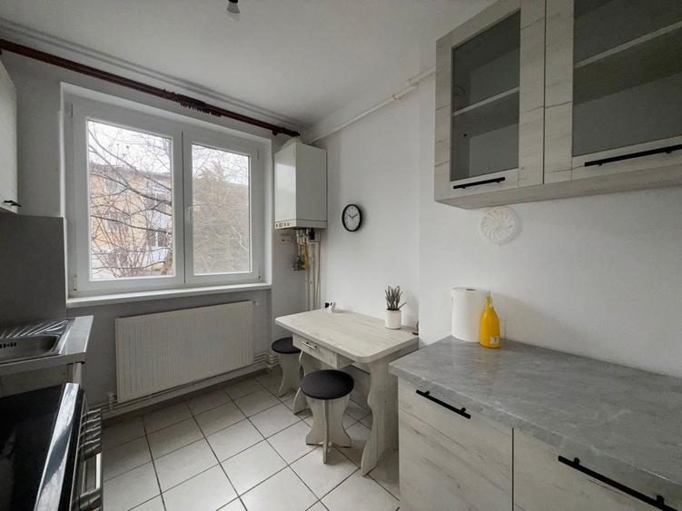Apartament cu 2 camere semidecomandat în Centru Vechi