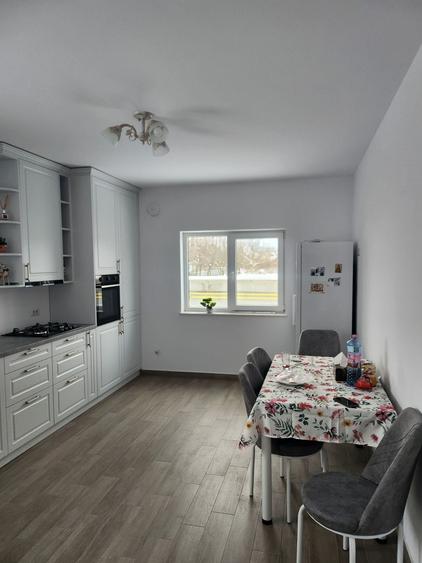 Casă cu 3 camere cu Teren 250 Mp în Central