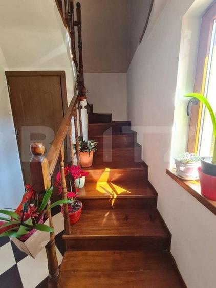 Casă individuală cu 6 camere cu Teren 1200 Mp în Florești