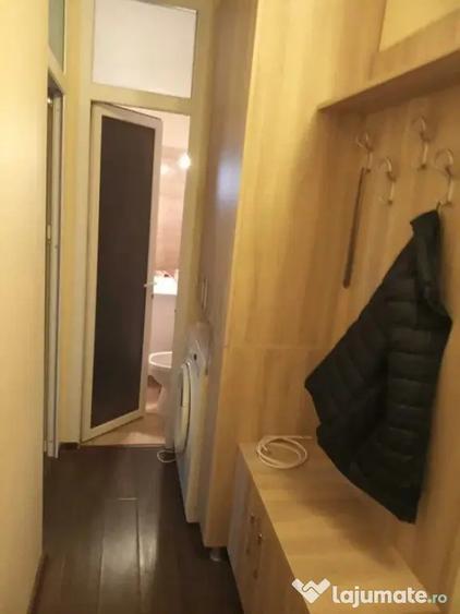 Apartament cu 3 camere decomandat în Oancea
