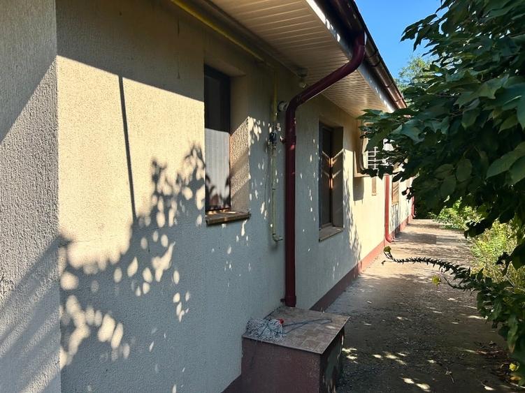 Casă individuală cu 4 camere cu Teren 2000 Mp în Negrea