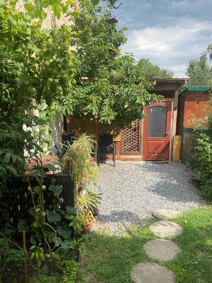 Casă cu 2 camere în Central