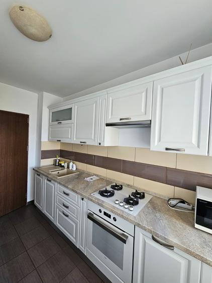 Apartament cu 2 camere decomandat în Titan