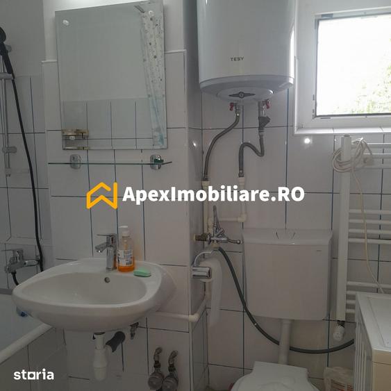 Garsonieră decomandată în Tei