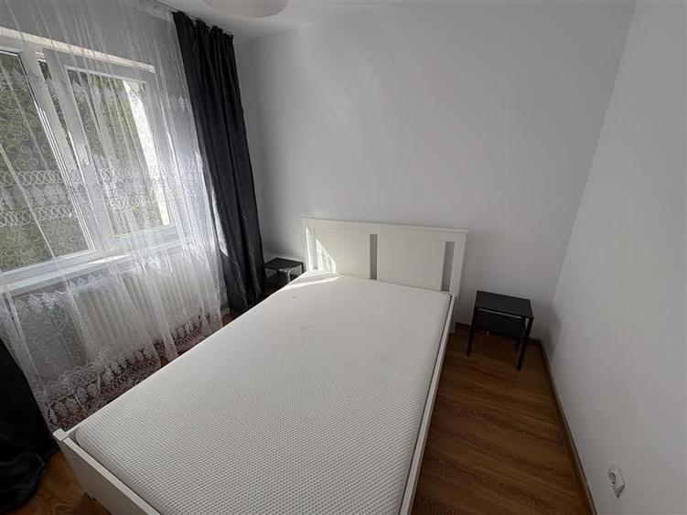 Apartament cu 2 camere semidecomandat în Florilor
