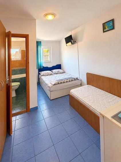 Casă cu 12 camere cu Canalizare în Central