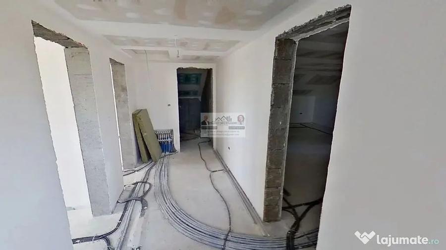 Casă cu 5 camere cu Teren 1159 Mp în Central