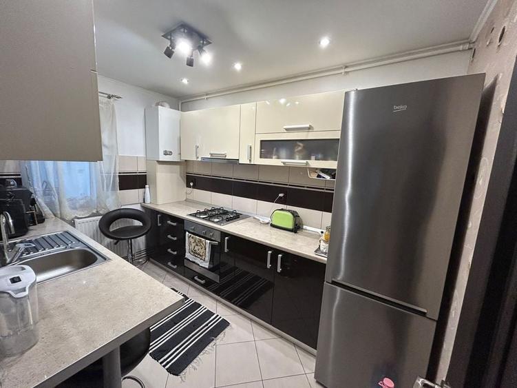 Apartament cu 2 camere decomandat în Cetate