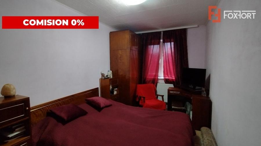 Apartament cu 4 camere semidecomandat, mobilat în Dacia