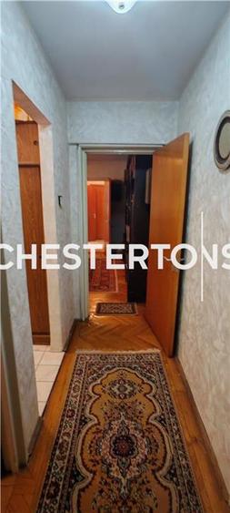 Apartament cu 3 camere semidecomandat în Drumul Taberei