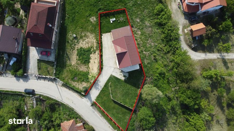 Casă cu 4 camere cu Teren 700 Mp în Curtea de Argeș