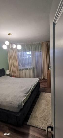 Casă cu 8 camere cu Teren 380 Mp în Central