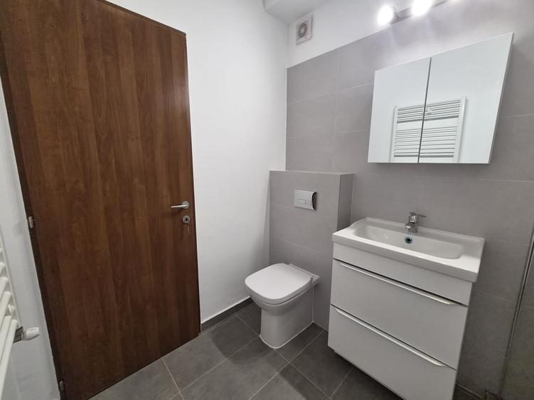 Apartament cu 3 camere în Iancu Nicolae