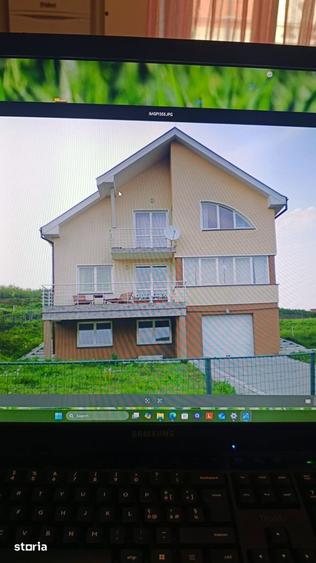 Casă cu 5 camere cu Teren 720 Mp în Livezeni
